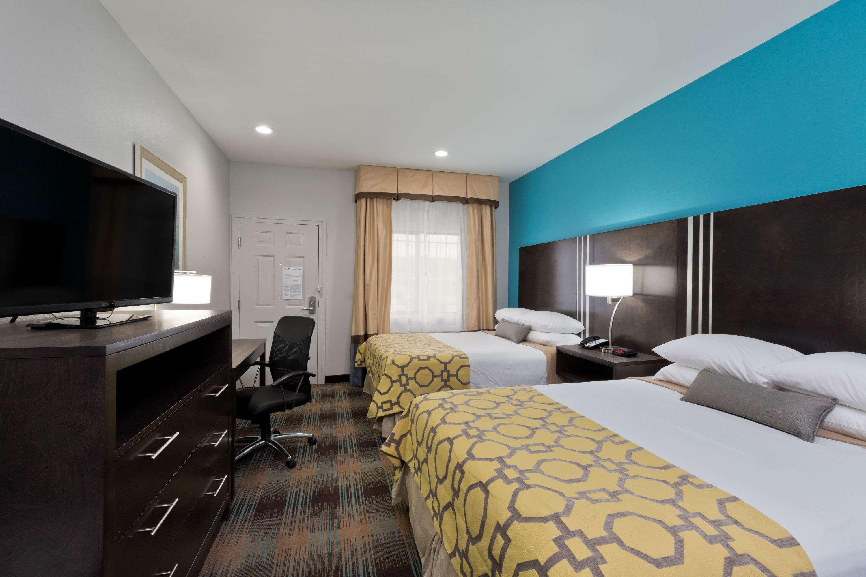 Baymont By Wyndham College Station 3*