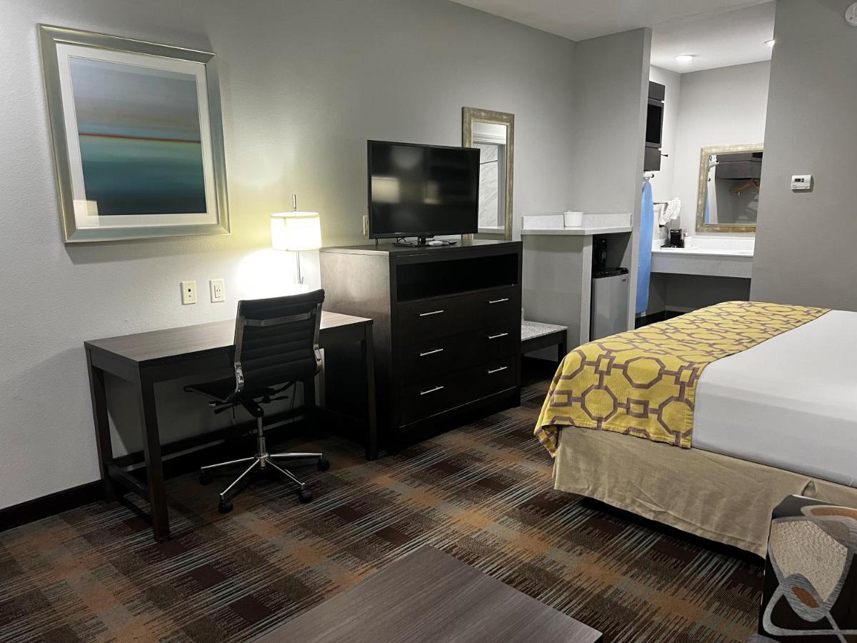 Baymont By Wyndham College Station Bryan