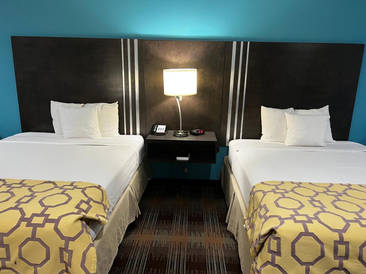 Baymont By Wyndham College Station