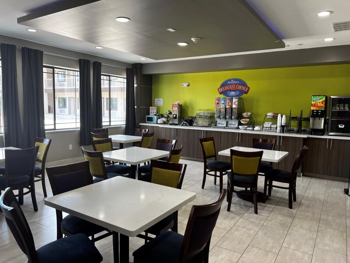 Hotel Baymont By Wyndham College Station 3*
